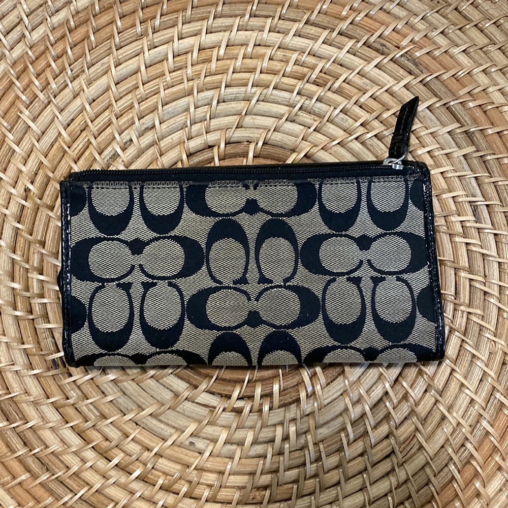 Black and Grey Coach Wallet - Picture 2 of 8